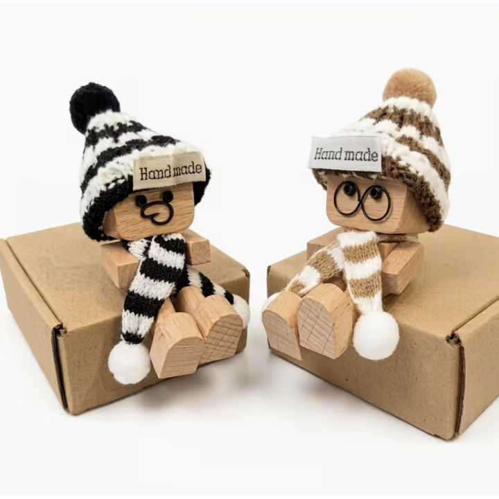 Holzfigur mit Wackelbeinen – Dekofigur mit Mütze & Schal | Boxenshop Chemnitz
