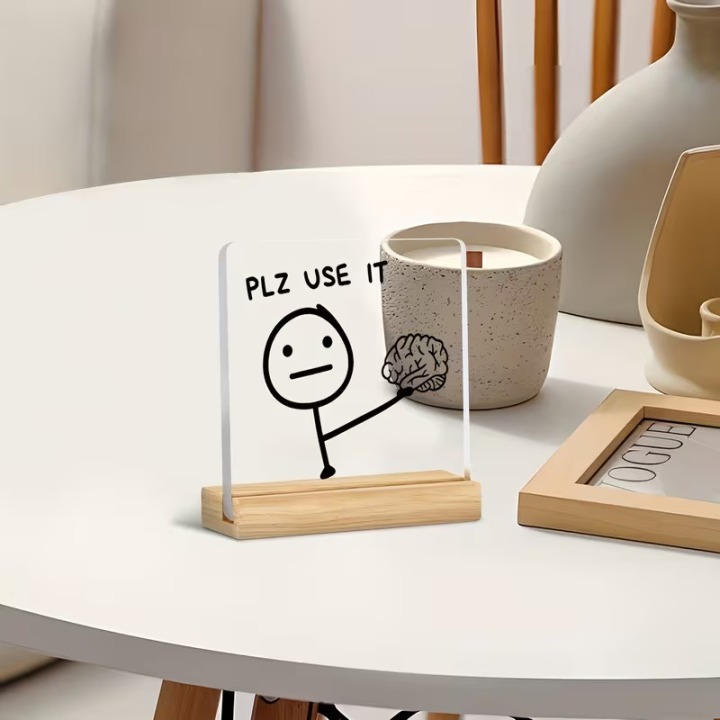 Tischdeko Acrylschild „PLZ USE IT" mit Holzsockel – Schreibtischdeko | Boxenshop Chemnitz